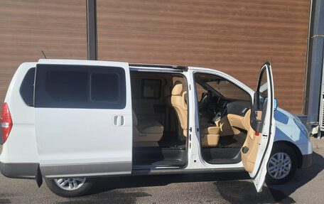 Hyundai H-1 II рестайлинг, 2016 год, 2 600 000 рублей, 3 фотография