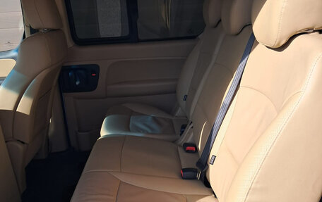 Hyundai H-1 II рестайлинг, 2016 год, 2 600 000 рублей, 15 фотография