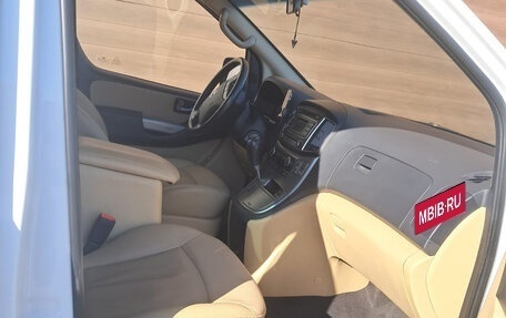 Hyundai H-1 II рестайлинг, 2016 год, 2 600 000 рублей, 6 фотография