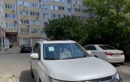 Mitsubishi Outlander III рестайлинг 3, 2022 год, 2 350 000 рублей, 1 фотография