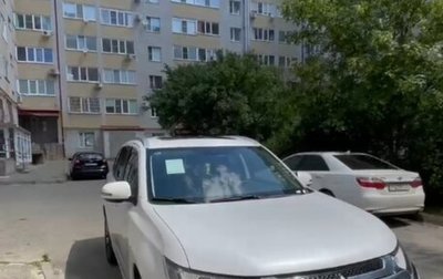 Mitsubishi Outlander III рестайлинг 3, 2022 год, 2 350 000 рублей, 1 фотография