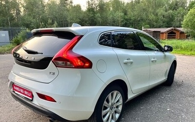 Volvo V40 II рестайлинг, 2015 год, 1 370 000 рублей, 1 фотография