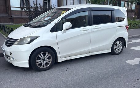 Honda Freed I, 2008 год, 900 000 рублей, 3 фотография