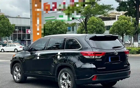 Toyota Highlander III, 2021 год, 2 150 000 рублей, 6 фотография