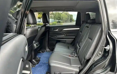 Toyota Highlander III, 2021 год, 2 150 000 рублей, 11 фотография
