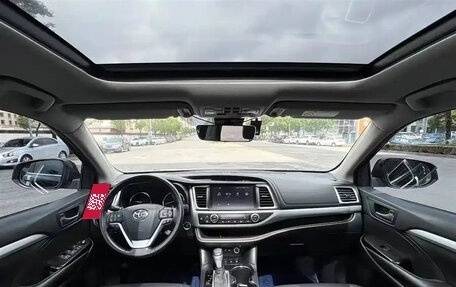 Toyota Highlander III, 2021 год, 2 150 000 рублей, 9 фотография