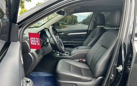 Toyota Highlander III, 2021 год, 2 150 000 рублей, 10 фотография