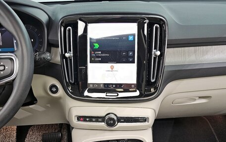 Volvo XC40 I, 2022 год, 3 250 035 рублей, 6 фотография