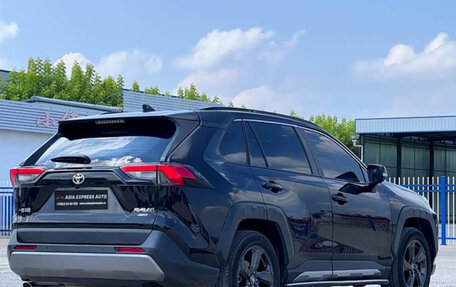 Toyota RAV4, 2022 год, 2 740 900 рублей, 4 фотография