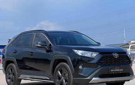 Toyota RAV4, 2022 год, 2 740 900 рублей, 2 фотография
