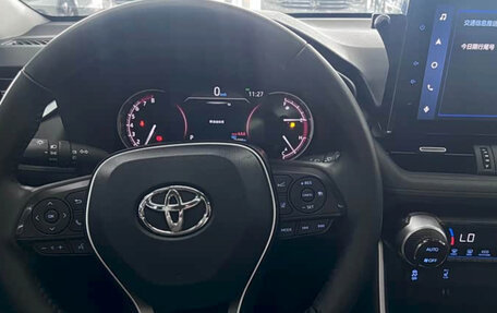 Toyota RAV4, 2022 год, 2 740 900 рублей, 15 фотография