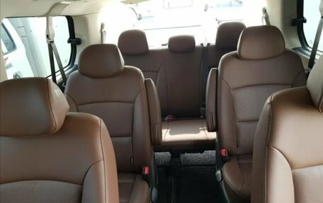 Hyundai Grand Starex Grand Starex I рестайлинг 2, 2018 год, 3 900 000 рублей, 5 фотография
