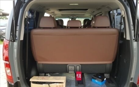 Hyundai Grand Starex Grand Starex I рестайлинг 2, 2018 год, 3 900 000 рублей, 6 фотография