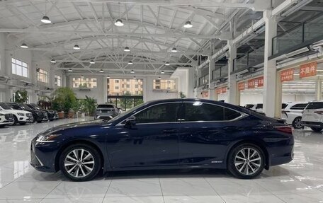 Lexus ES VII, 2021 год, 3 400 000 рублей, 6 фотография