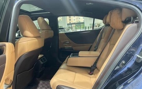 Lexus ES VII, 2021 год, 3 400 000 рублей, 25 фотография