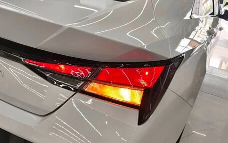 Hyundai Elantra, 2023 год, 1 420 325 рублей, 8 фотография