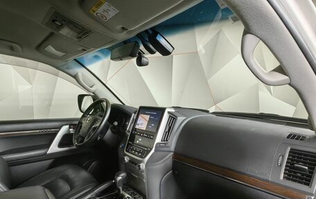 Toyota Land Cruiser 200, 2021 год, 7 899 000 рублей, 9 фотография