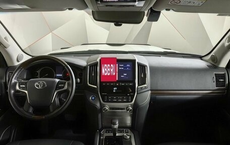 Toyota Land Cruiser 200, 2021 год, 7 899 000 рублей, 10 фотография