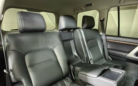 Toyota Land Cruiser 200, 2021 год, 7 899 000 рублей, 13 фотография