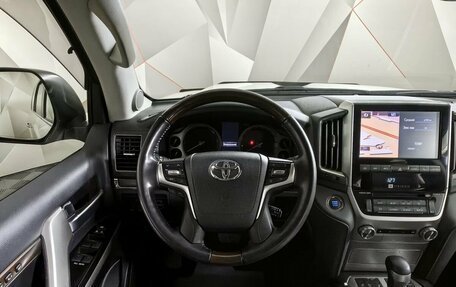Toyota Land Cruiser 200, 2021 год, 7 899 000 рублей, 15 фотография