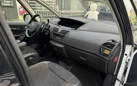 Citroen C4 Picasso II рестайлинг, 2011 год, 650 000 рублей, 14 фотография