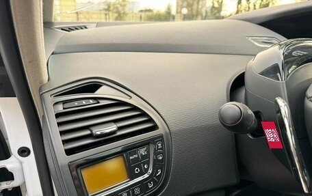 Citroen C4 Picasso II рестайлинг, 2011 год, 650 000 рублей, 9 фотография