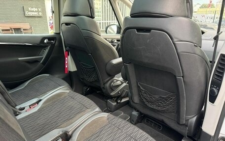 Citroen C4 Picasso II рестайлинг, 2011 год, 650 000 рублей, 17 фотография