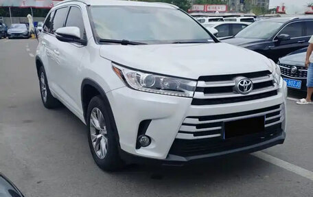 Toyota Highlander III, 2021 год, 2 150 000 рублей, 3 фотография