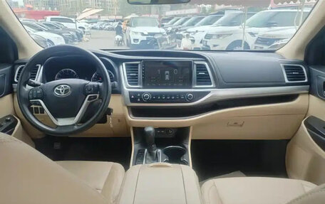 Toyota Highlander III, 2021 год, 2 150 000 рублей, 5 фотография