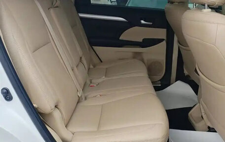 Toyota Highlander III, 2021 год, 2 150 000 рублей, 4 фотография