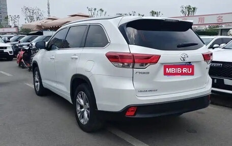Toyota Highlander III, 2021 год, 2 150 000 рублей, 9 фотография