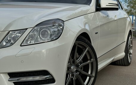Mercedes-Benz E-Класс, 2011 год, 2 000 000 рублей, 1 фотография