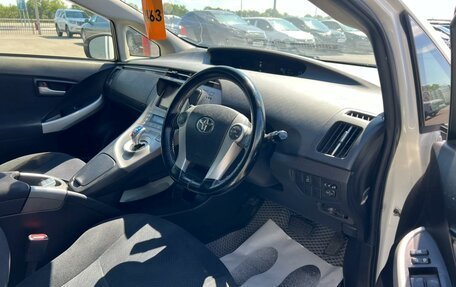 Toyota Prius, 2014 год, 1 279 000 рублей, 10 фотография
