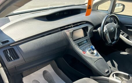 Toyota Prius, 2014 год, 1 279 000 рублей, 13 фотография