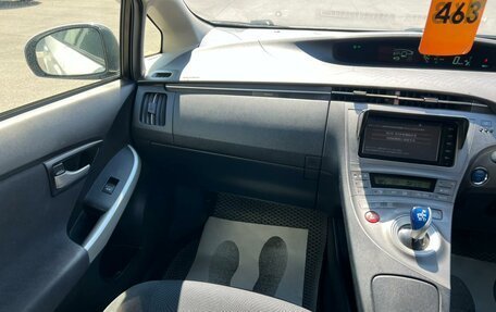 Toyota Prius, 2014 год, 1 279 000 рублей, 14 фотография