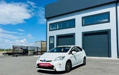 Toyota Prius, 2014 год, 1 279 000 рублей, 2 фотография