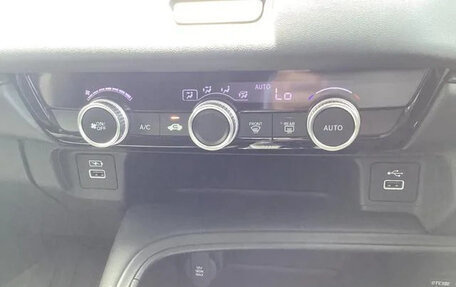Honda Vezel, 2022 год, 1 700 000 рублей, 16 фотография