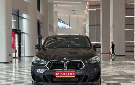 BMW X2, 2022 год, 1 800 000 рублей, 2 фотография