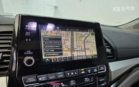 Honda Odyssey IV, 2020 год, 2 400 000 рублей, 13 фотография