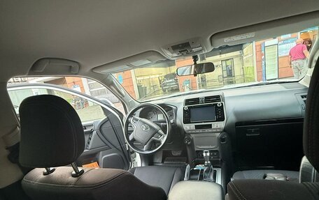 Toyota Land Cruiser Prado 150 рестайлинг 2, 2019 год, 5 400 000 рублей, 6 фотография