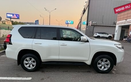 Toyota Land Cruiser Prado 150 рестайлинг 2, 2019 год, 5 400 000 рублей, 4 фотография