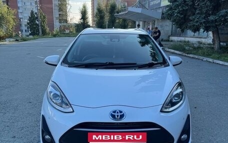 Toyota Aqua I, 2017 год, 1 050 000 рублей, 3 фотография