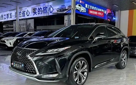 Lexus RX IV рестайлинг, 2021 год, 4 900 000 рублей, 1 фотография
