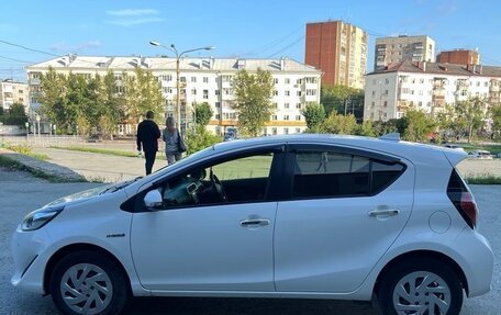Toyota Aqua I, 2017 год, 1 050 000 рублей, 12 фотография
