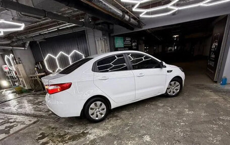 KIA Rio III рестайлинг, 2015 год, 700 000 рублей, 3 фотография