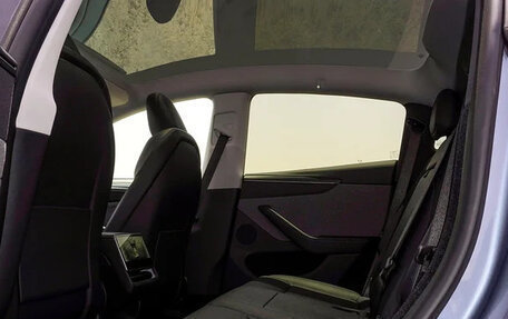 Tesla Model Y I, 2025 год, 5 592 000 рублей, 4 фотография
