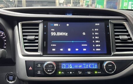 Toyota Highlander III, 2021 год, 3 000 000 рублей, 13 фотография