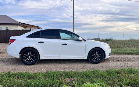 Chevrolet Cruze II, 2011 год, 550 000 рублей, 4 фотография