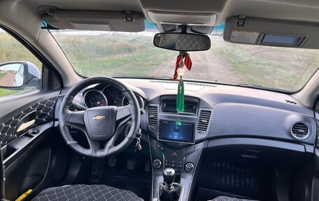Chevrolet Cruze II, 2011 год, 550 000 рублей, 5 фотография