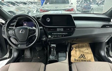 Lexus ES VII, 2021 год, 3 240 000 рублей, 9 фотография